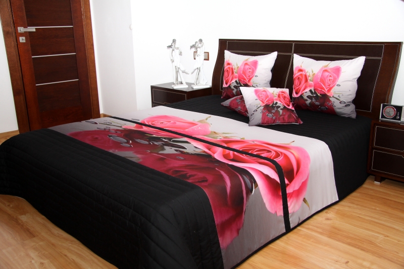 Czarne narzuty 3D na łóżka do sypialni z różą