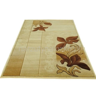 Brązowy dywan pokojowy z motywem kwiatowym