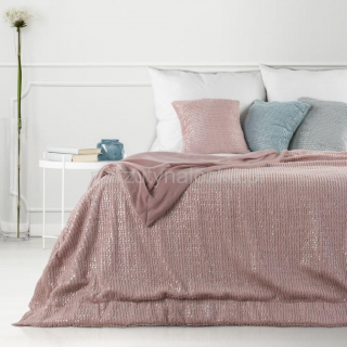 Różowe koce na łóżko miękkie w dotyku