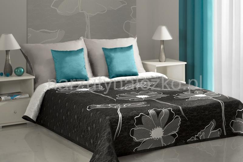 Czarna narzuta na łóżko dwustronna w szare kwiaty