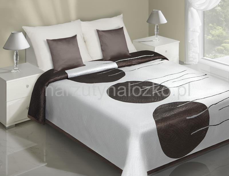 Narzuty dwustronne na łóżko w kolorze białym w brązowe koła