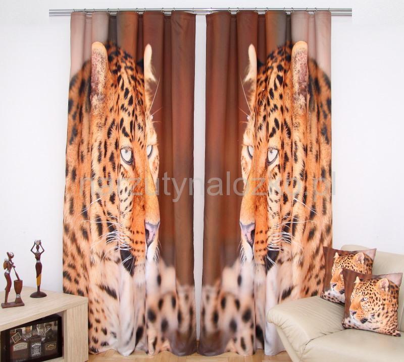 Zasłony na okna koloru brązowego z gepardem