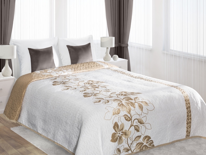 Dwustronne białe narzuty na łóżko z beżowym ornamentem kwiatowym
