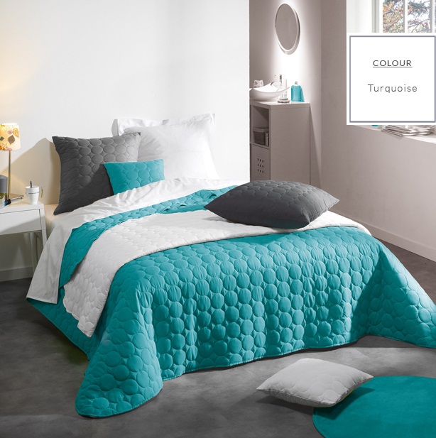 Narzuty na łóżko koloru turkusowego 