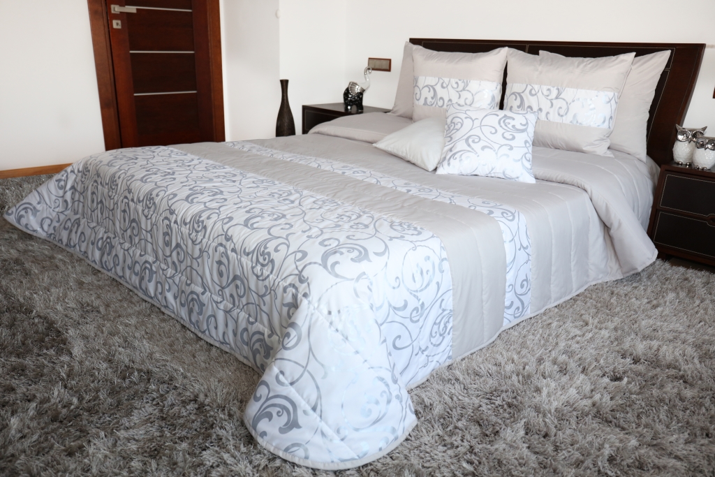 Luksusowe biało szare narzuty na łóżko w stylu VINTAGE 