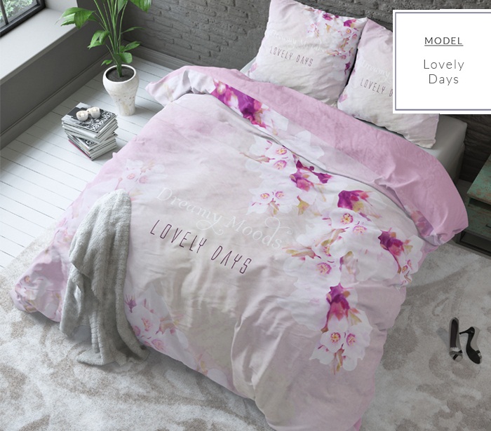 Nowoczesna pościel do sypialni różowa w kwiaty 200 x 220 cm