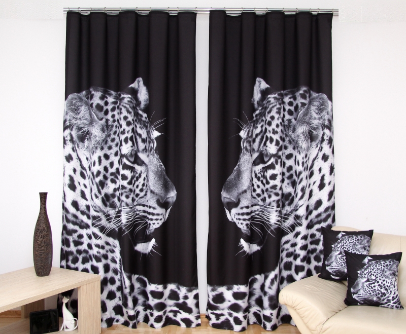 Zasłony do sypialni w kolorze czrnym z gepardem