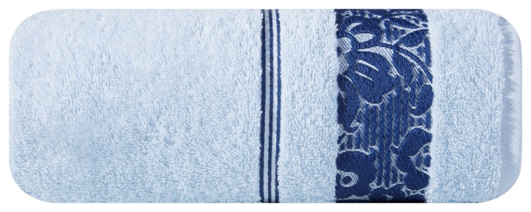 Błękitny kąpielowy ręcznik frotte we wzory