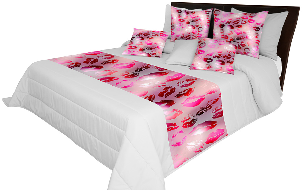 Narzuty na łóżko w kolorze różowym