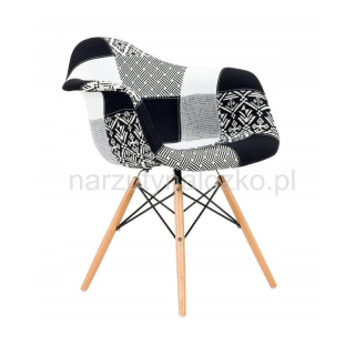 Dekoracyjne krzesło z patchworkową tapicerką