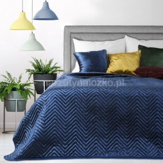 Narzuty na łóżko w modnych granatowych kolorach