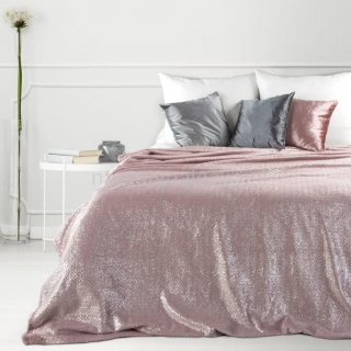 Ciepłe różowe koce na łóżko do pokoju