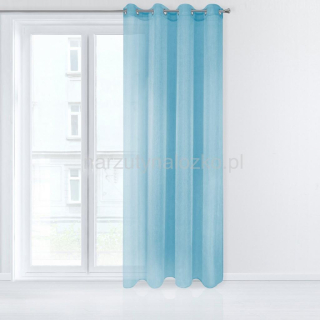 Niebieska prześwitująca zasłona na okno do salonu